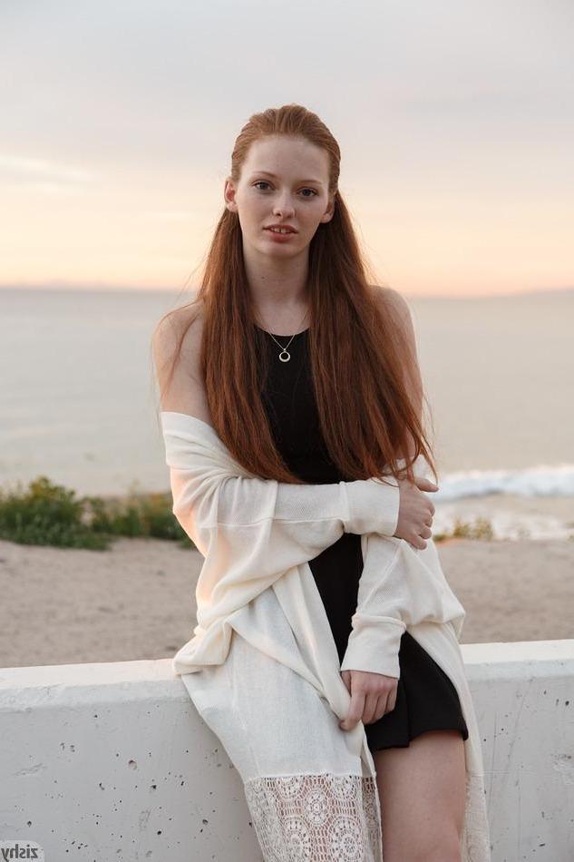 8P Redhead teen Wendy Patton has some fun on the beach