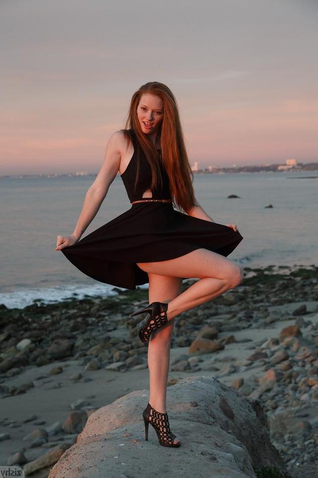 8P Redhead teen Wendy Patton has some fun on the beach