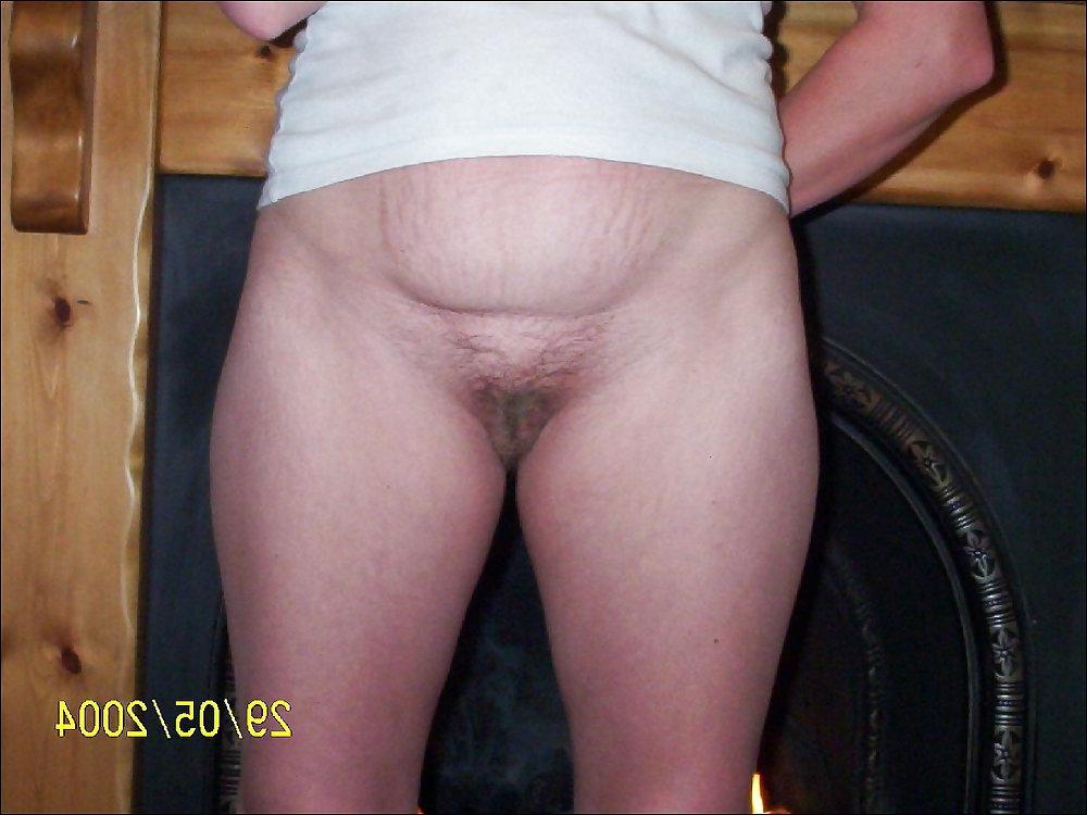 17P Hairy wife close-up pics