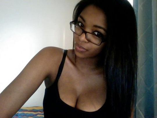 25P Ebony Busty Internet Amateur Young Set 10