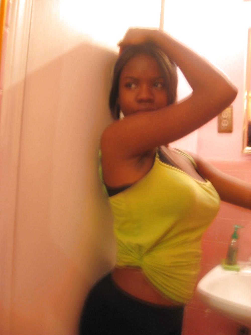 25P Ebony Busty Internet Amateur Young Set 10