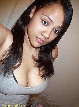 25P Ebony Busty Internet Amateur Young Set 10