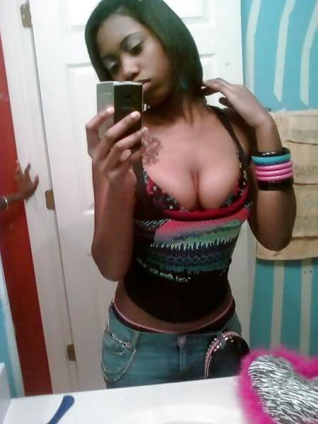 25P Ebony Busty Internet Amateur Young Set 10