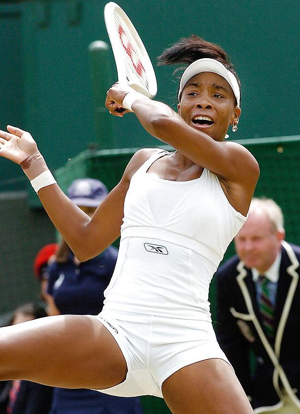 13P Venus and Serina Williams