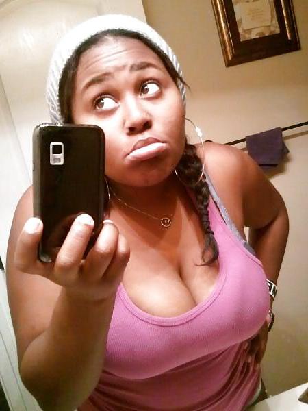 25P Ebony Busty Internet Amateur Young Set 7