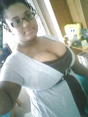25P Ebony Busty Internet Amateur Young Set 7