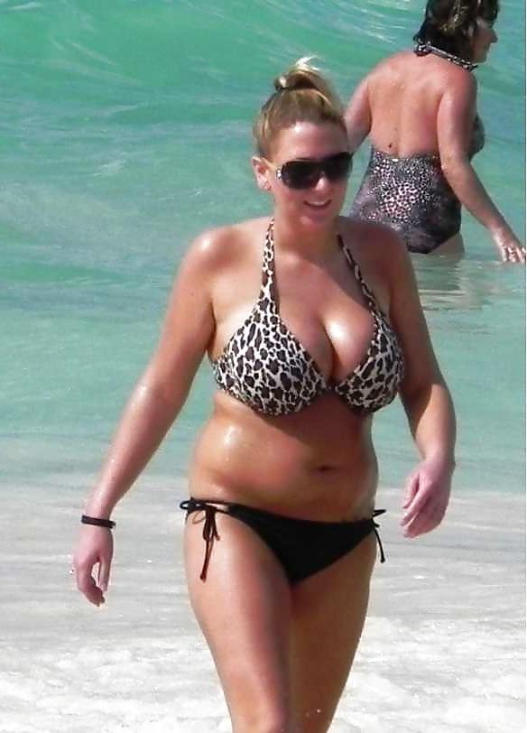 25P Voluptuous beauties bursting out of bikinis
