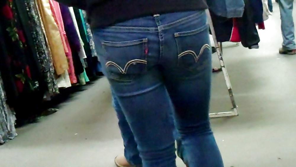 25P Ass & butt in jeans looking tightly delicious