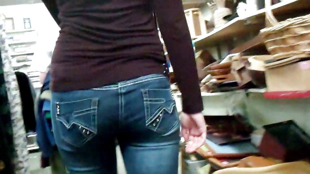 25P Ass & butt in jeans looking tightly delicious