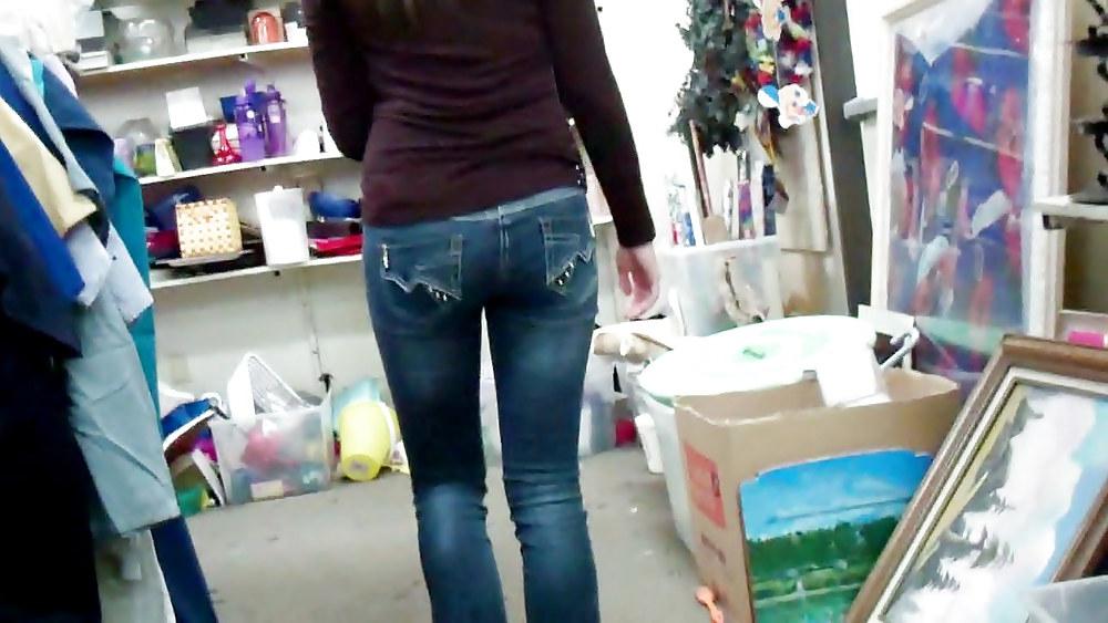 25P Ass & butt in jeans looking tightly delicious