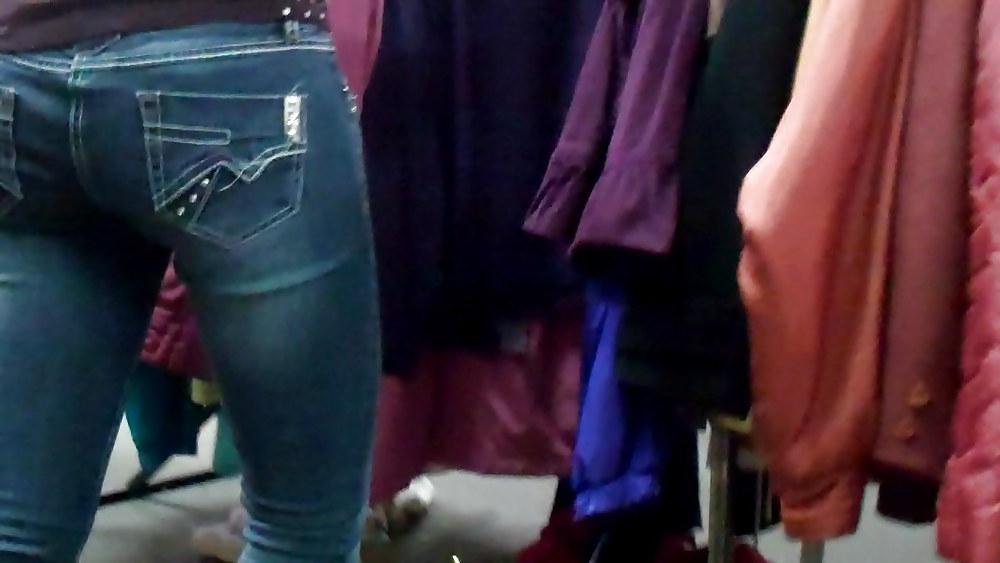 25P Ass & butt in jeans looking tightly delicious