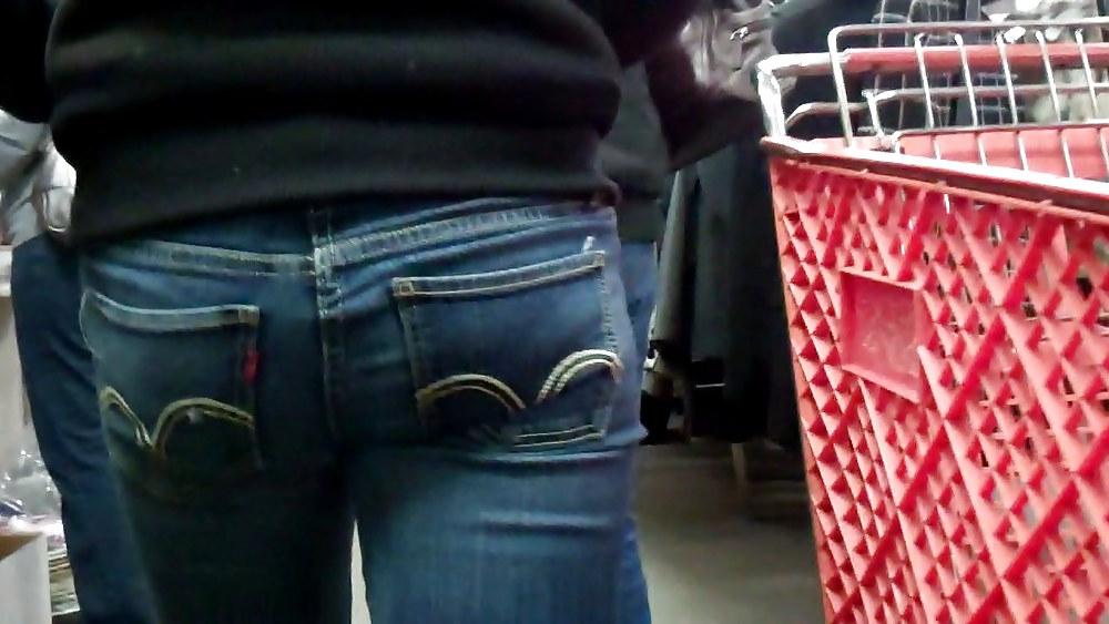 25P Ass & butt in jeans looking tightly delicious