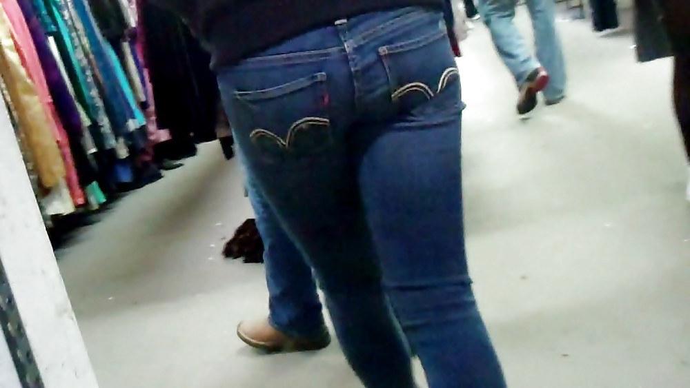 25P Ass & butt in jeans looking tightly delicious