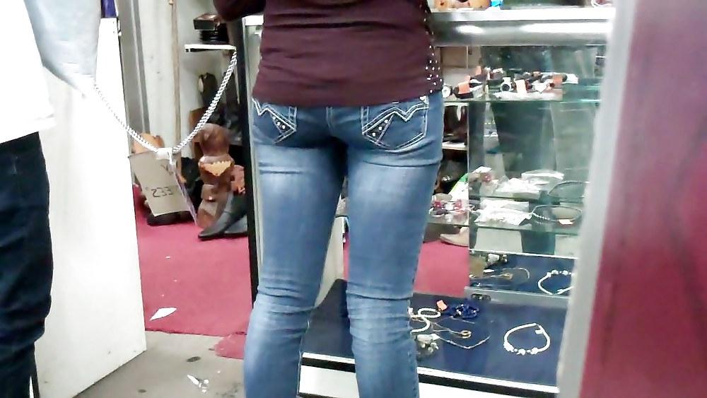 25P Ass & butt in jeans looking tightly delicious