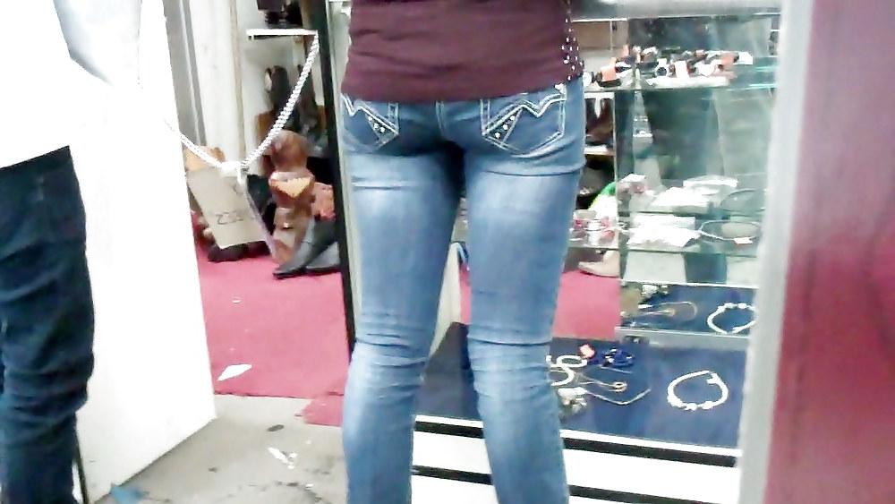 25P Ass & butt in jeans looking tightly delicious