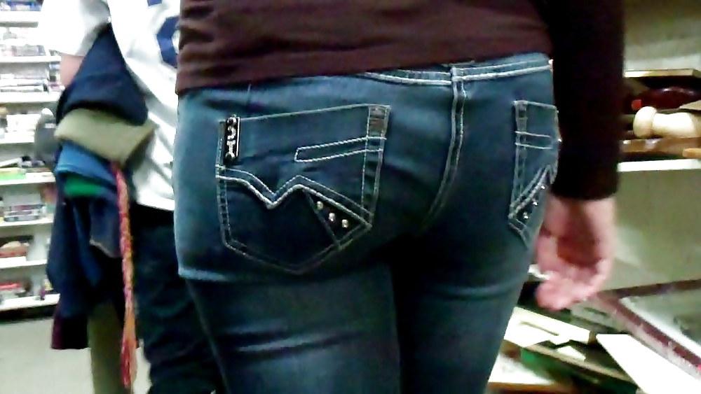 25P Ass & butt in jeans looking tightly delicious