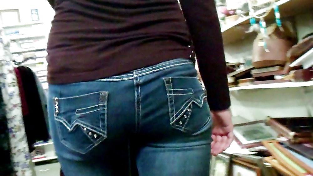 25P Ass & butt in jeans looking tightly delicious