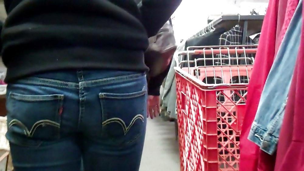 25P Ass & butt in jeans looking tightly delicious
