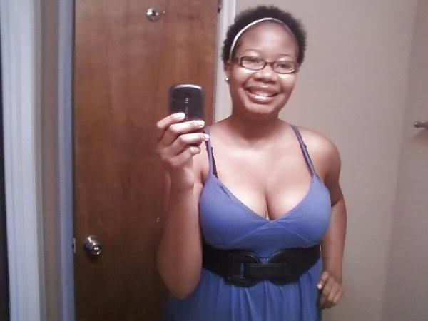 25P Ebony Busty Internet Amateur Young Set 11
