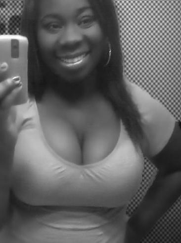 25P Ebony Busty Internet Amateur Young Set 11