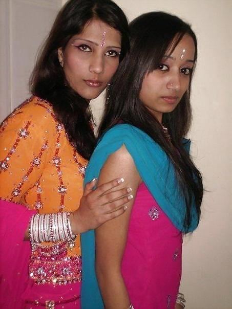 16P Hot Southern Asian women