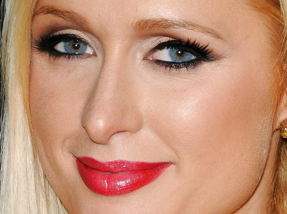 25P Paris Hilton