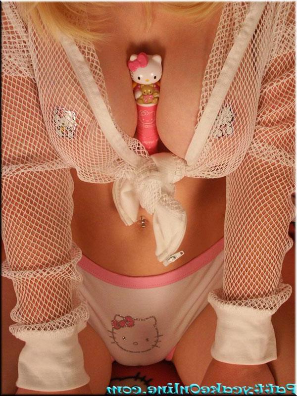 16P Pictures of Pattycake giving you a Hello Kitty tease