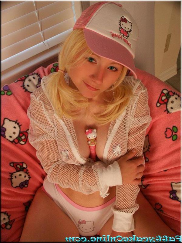 16P Pictures of Pattycake giving you a Hello Kitty tease