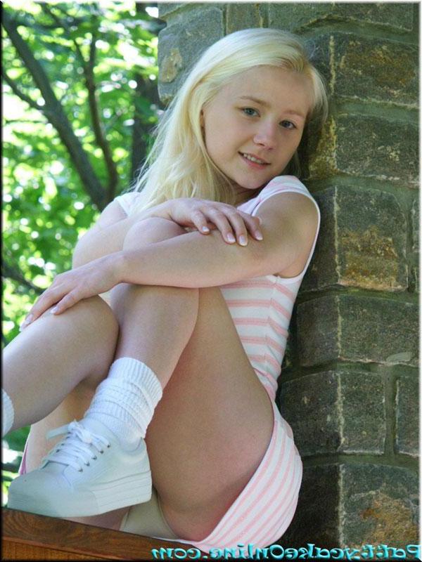 16P Pictures of Pattycake giving you a tease outside
