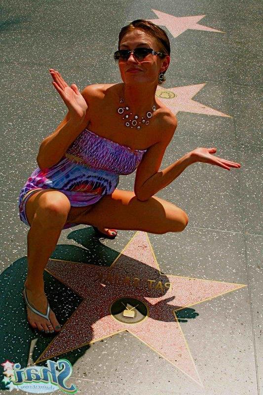 20P Pictures of teen Shai West showing you her pussy upskirt