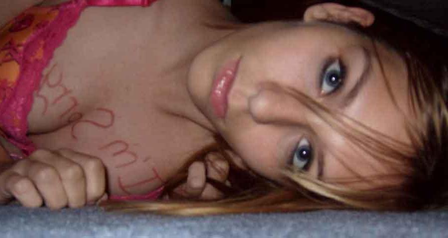 16P Picture gallery of a sexy amateur chick's selfpics