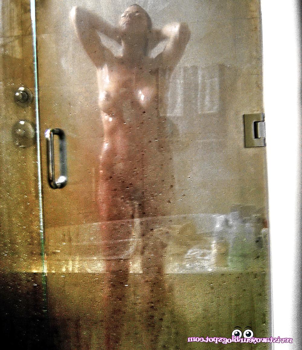 25P Voyeuring wife