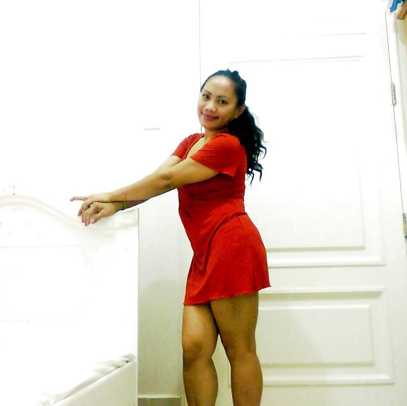 16P Filipina Ladyboy