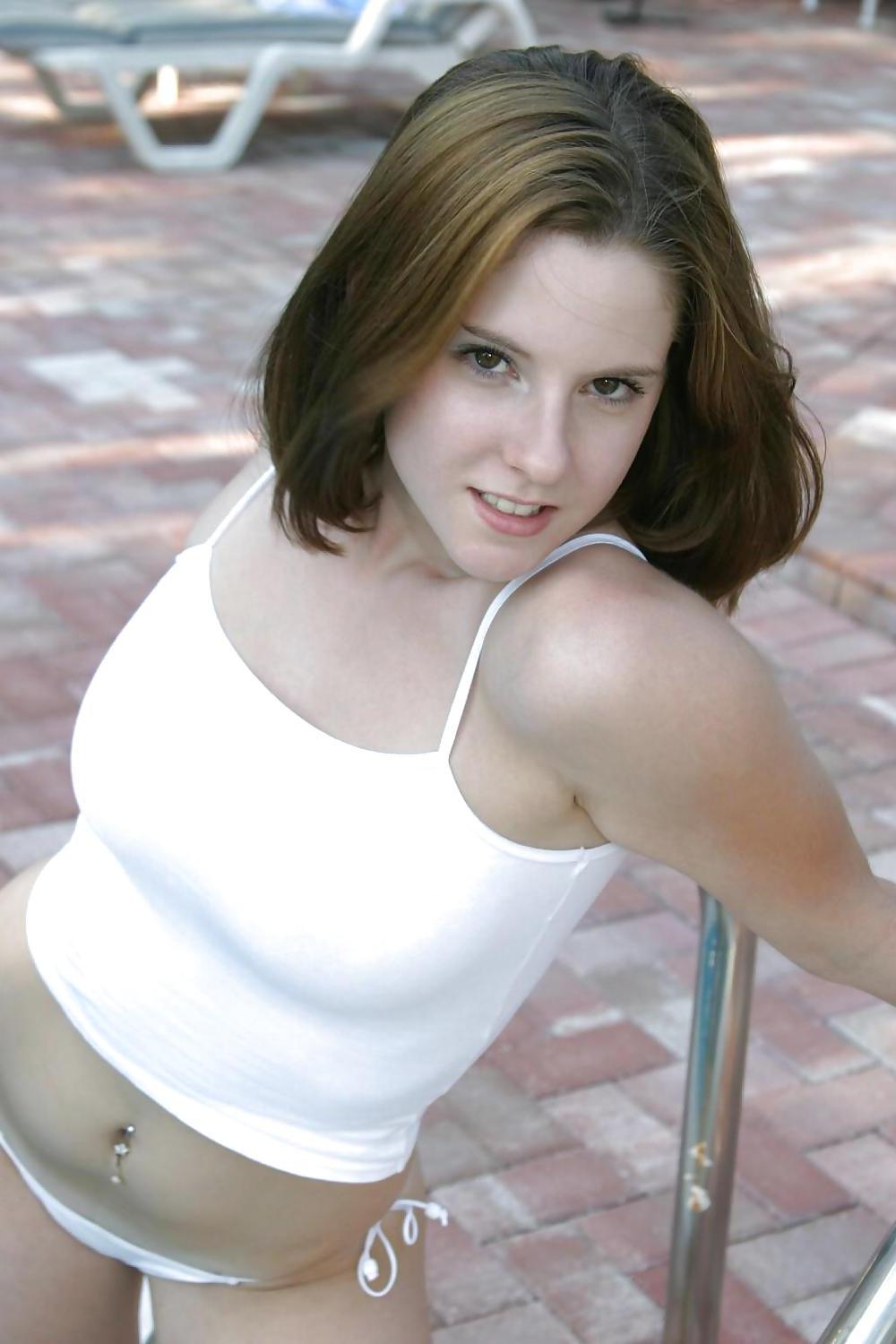17P 18 YEARS GABRIELLE - WHITE TANK POOL