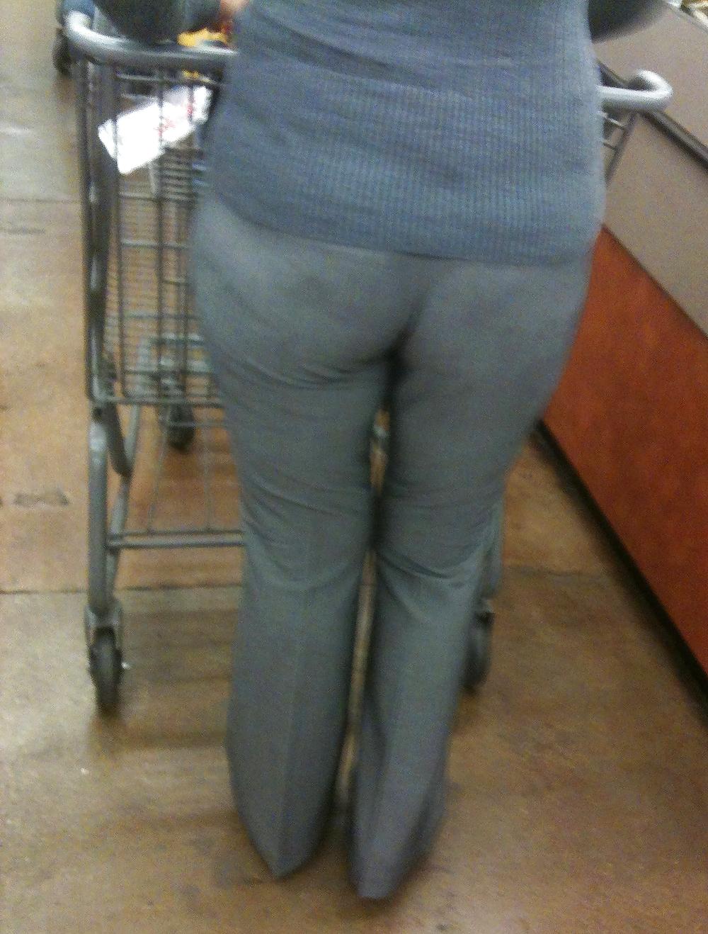 20P Mature Lady In the Supermarket