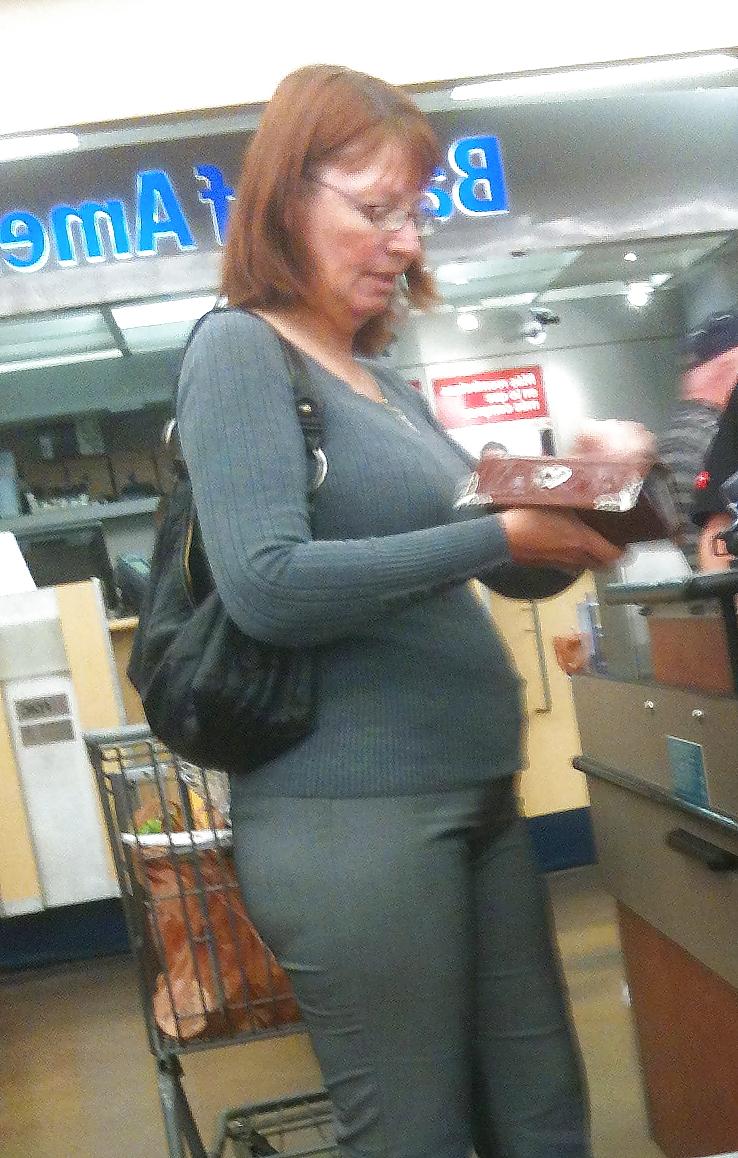 20P Mature Lady In the Supermarket