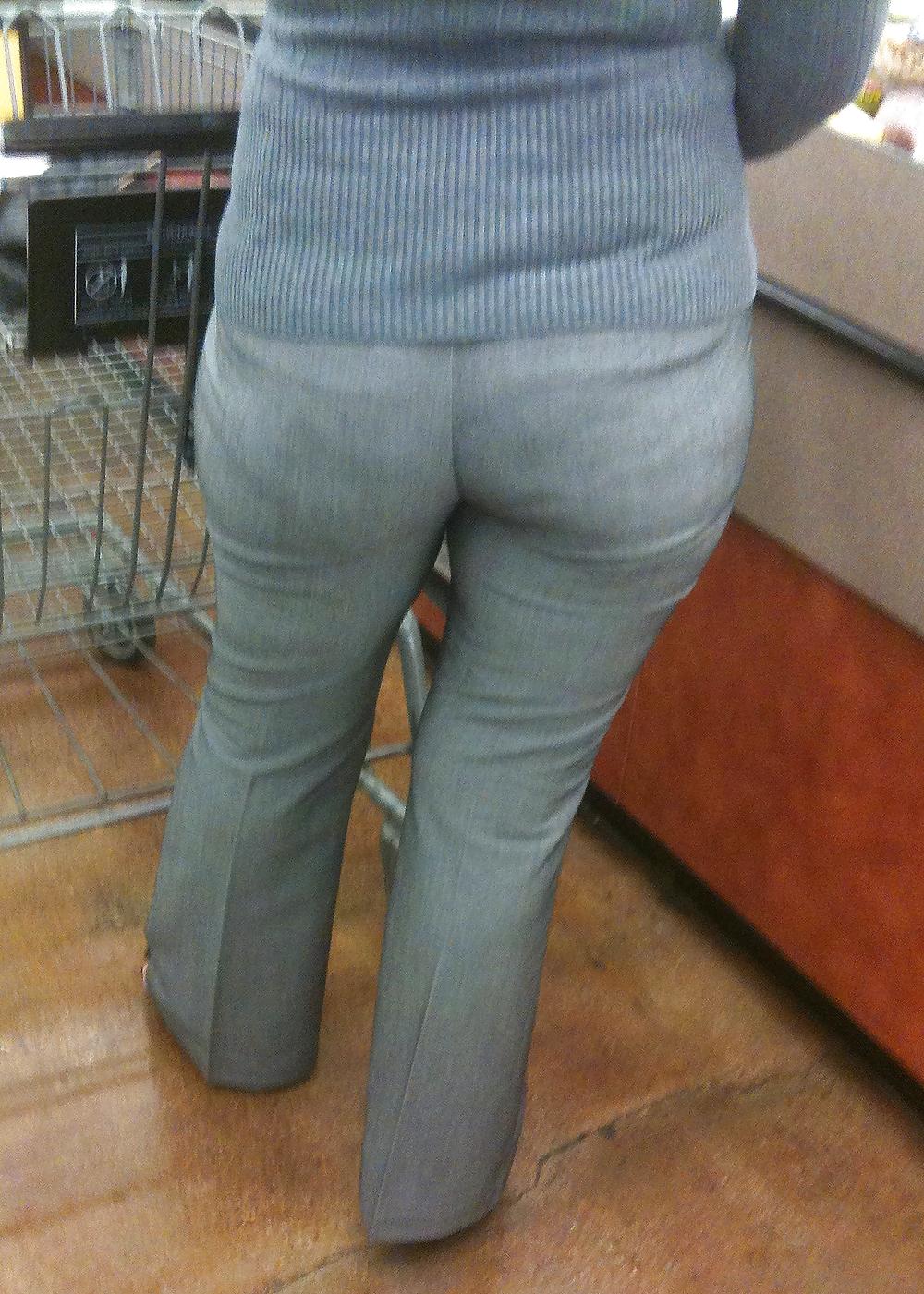 20P Mature Lady In the Supermarket