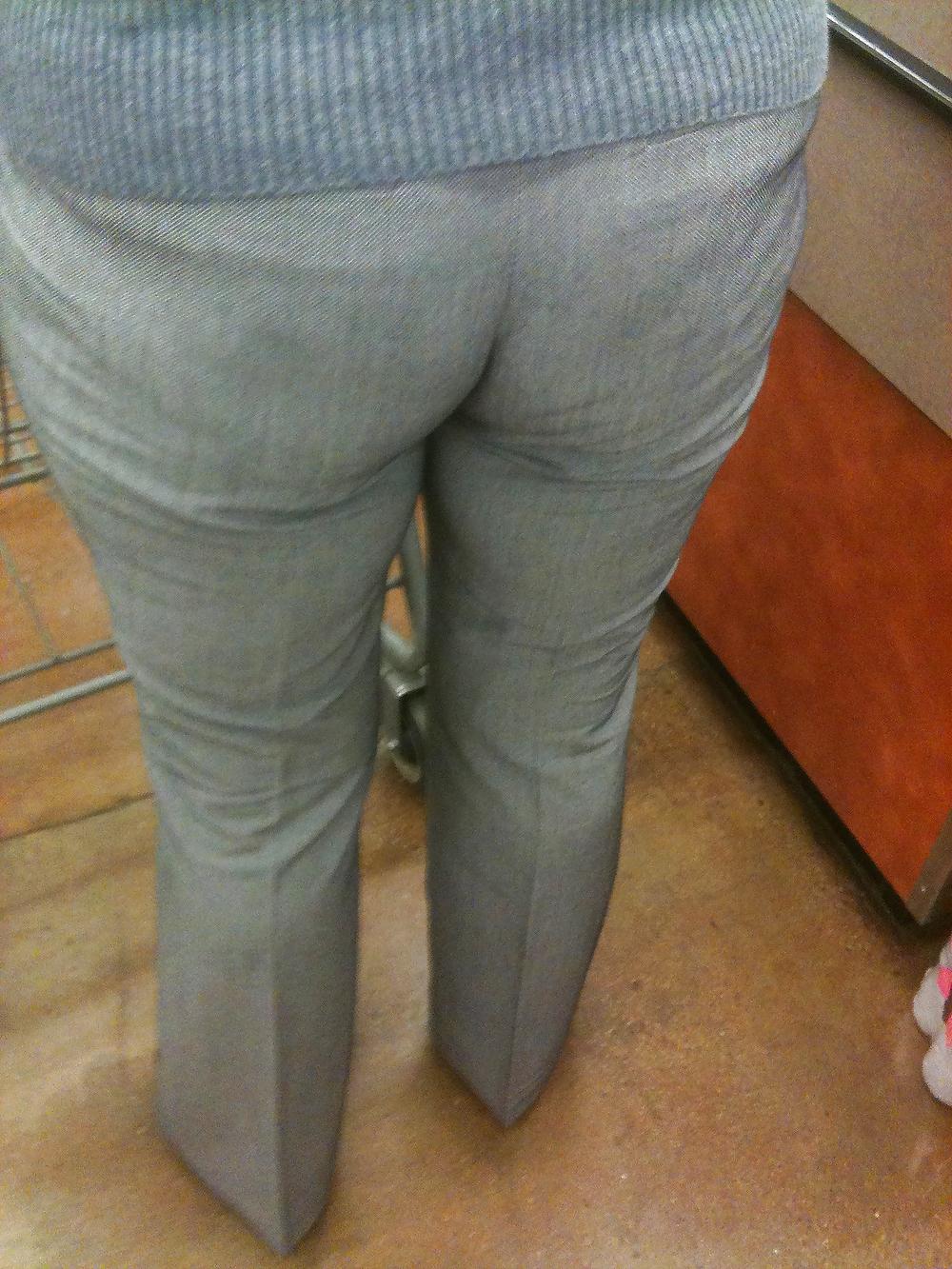 20P Mature Lady In the Supermarket