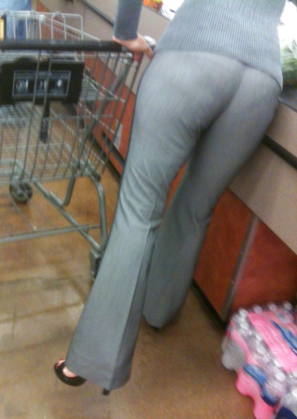 20P Mature Lady In the Supermarket