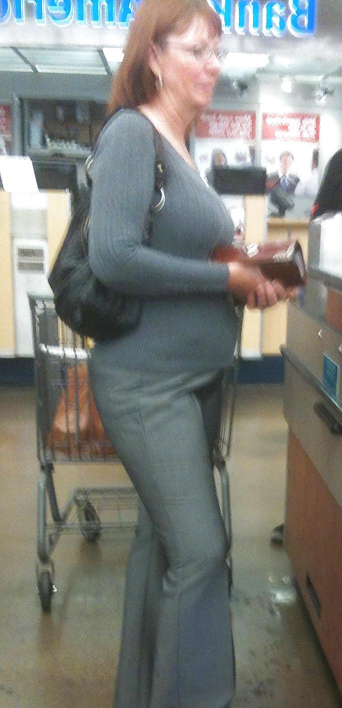 20P Mature Lady In the Supermarket