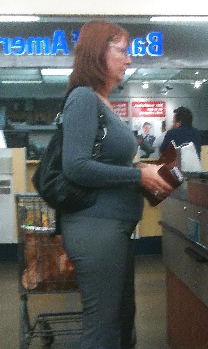 20P Mature Lady In the Supermarket