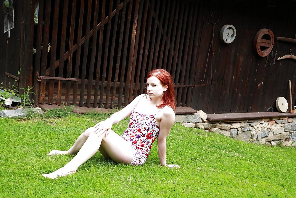 20P REDHEAD TEEN FINGERING