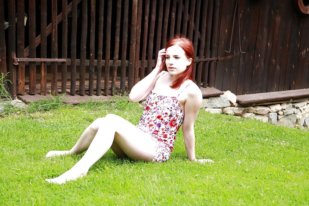 20P REDHEAD TEEN FINGERING
