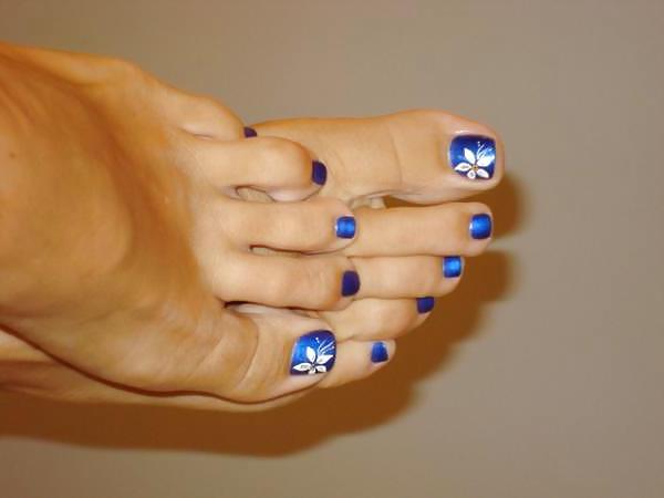 25P Sexy feet close up