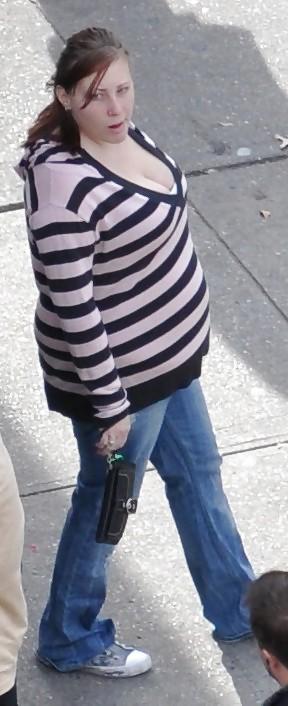 5P Harlem Girls in the Heat 455 New York - Teen BBW Cleavage