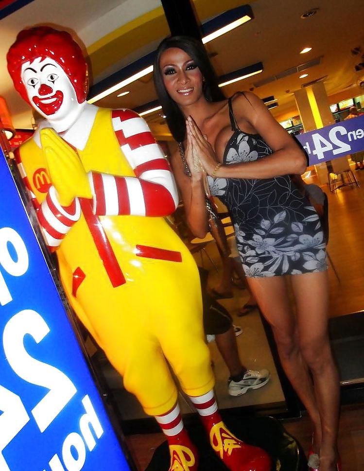 25P LADYBOY MAE SANG