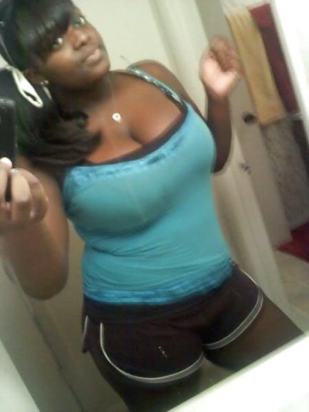 25P Ebony Busty Internet Amateur Young Set 12