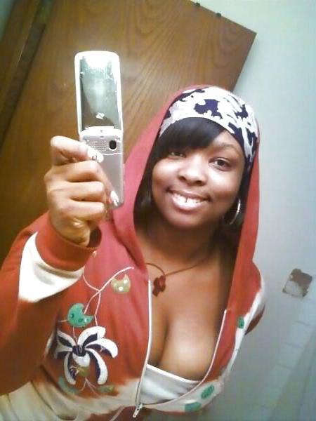 25P Ebony Busty Internet Amateur Young Set 12