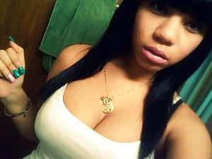 25P Ebony Busty Internet Amateur Young Set 12