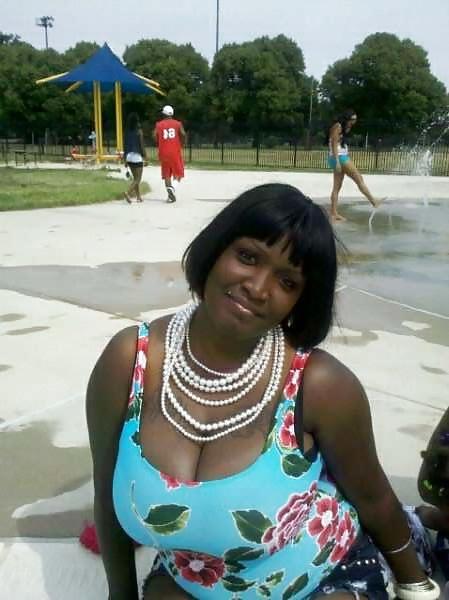 25P Ebony Busty Internet Amateur Young Set 12